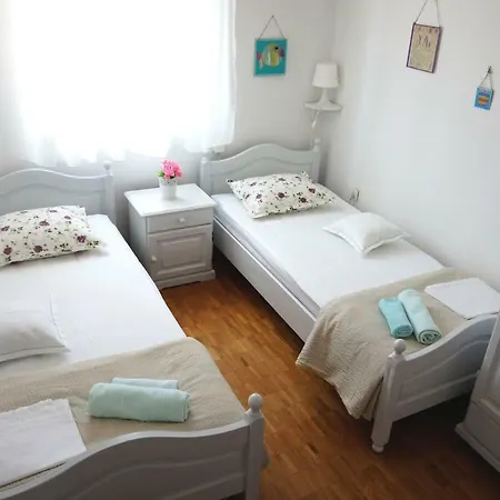 Central House * Makarska